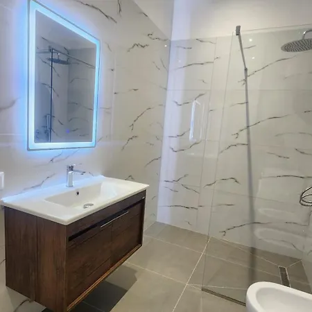 Luxury Aparthotel Golem Golem (Tirana)