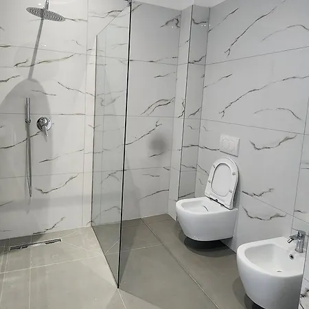 Luxury Aparthotel Golem