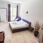 Luxury Aparthotel Golem