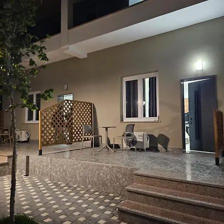 Luxury Aparthotel Golem 3*