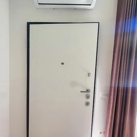 Luxury Aparthotel Golem 3*