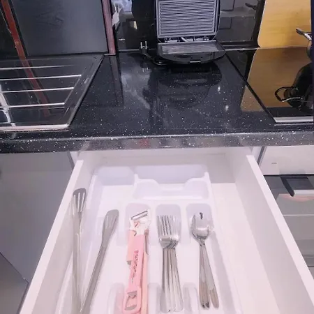 Luxury Aparthotel Golem מלון דירות 3*